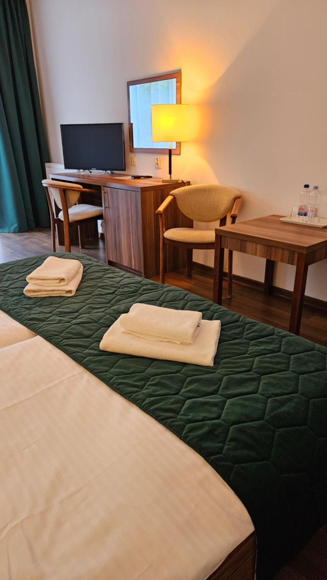 Bursztyn Spa Kolobrzeg Ngoại thất bức ảnh