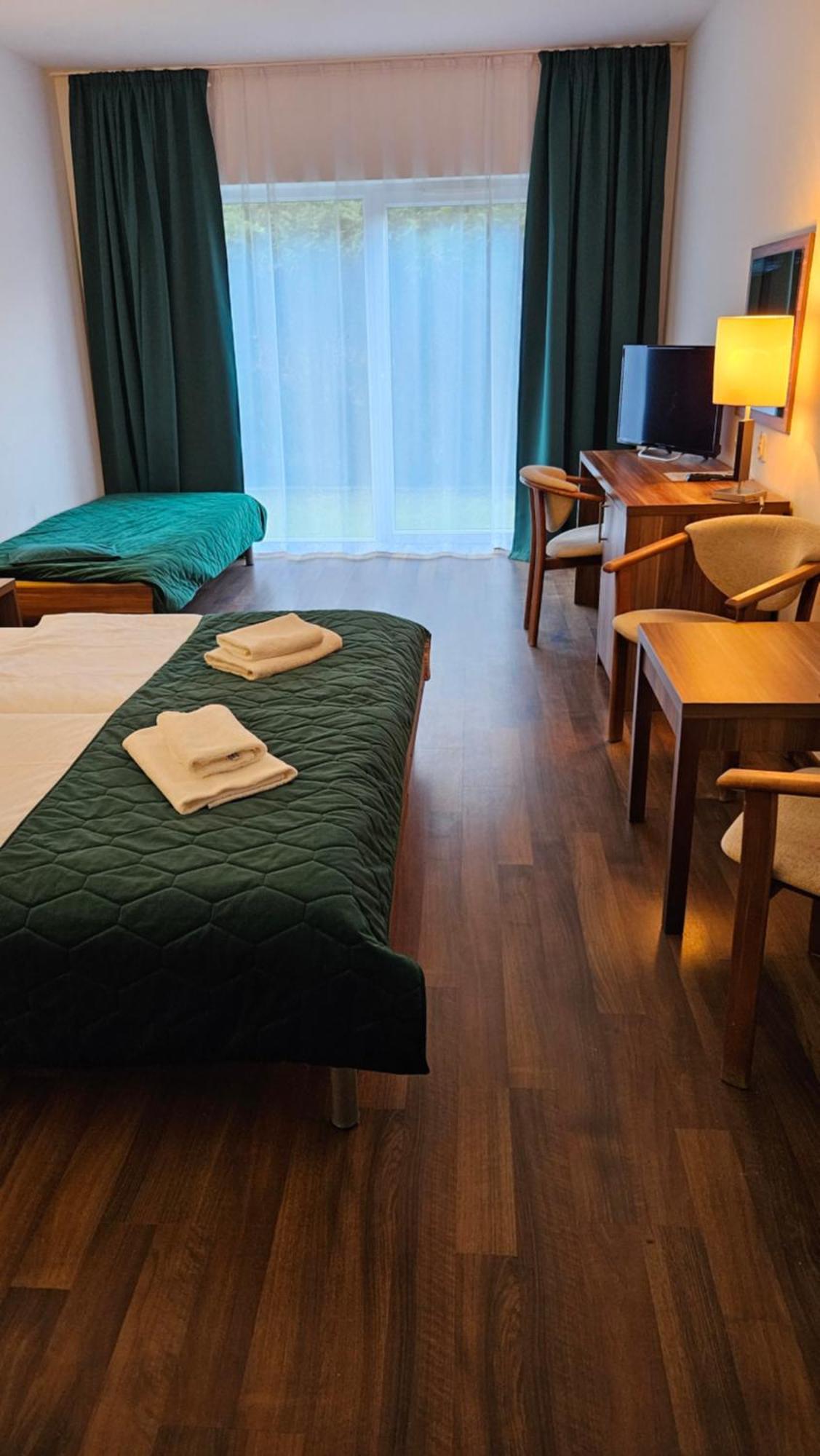 Bursztyn Spa Kolobrzeg Ngoại thất bức ảnh