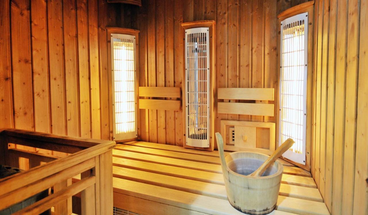 Bursztyn Spa Kolobrzeg Ngoại thất bức ảnh